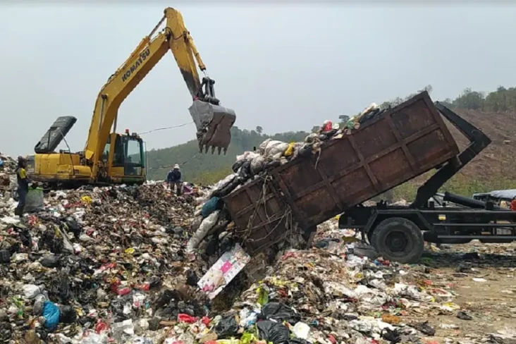 Operasional TPA Sarimukti...