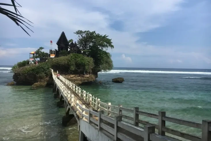 Libur Tahun Baru, Pantai...