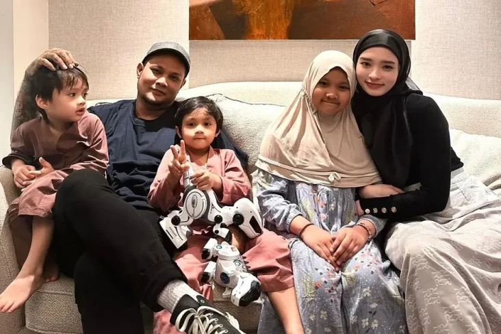 Inara Rusli dan Virgoun...