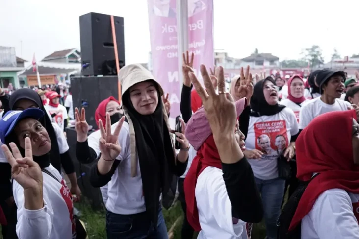 Tutup Tahun 2023, Emak-emak...