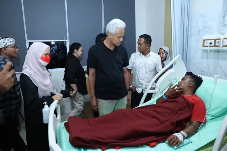 Temani Ganjar Jenguk...