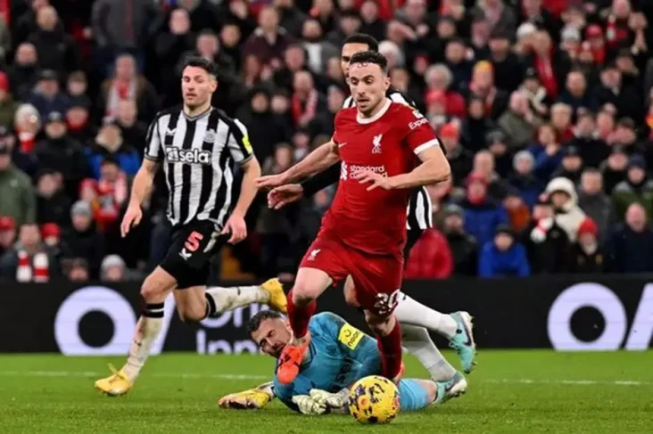 Pelatih Newcastle Ngedumel...