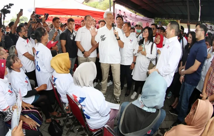HT Bagikan Momen Kunjungi...
