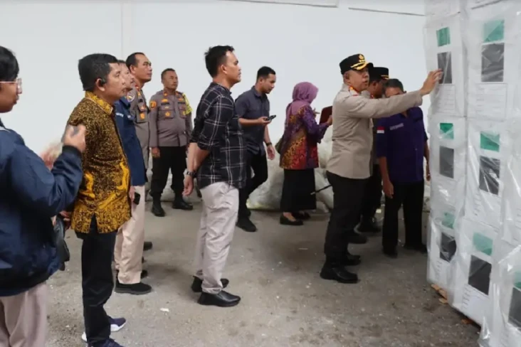 Polresta Pekanbaru Cek...