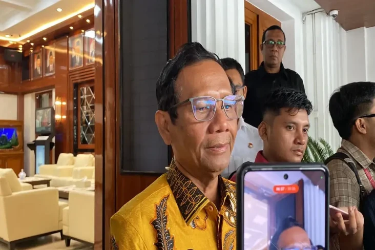 Tak Beri Masukan ke...