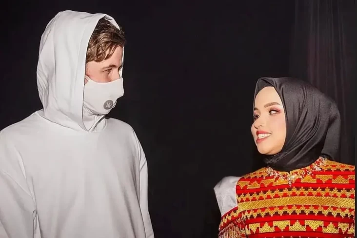 Putri Ariani dan Alan...