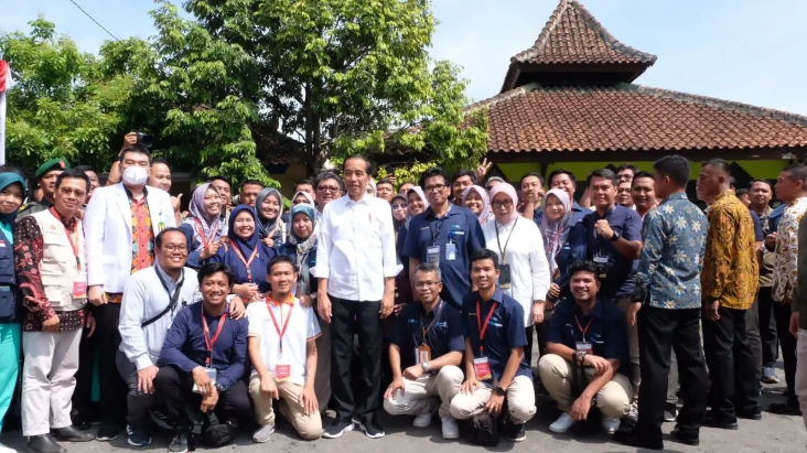 Bareng Jokowi, Pos Indonesia...