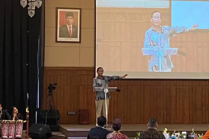 Mahfud MD: Kita Boleh...
