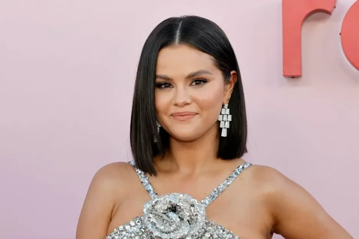 Selena Gomez Isyaratkan...