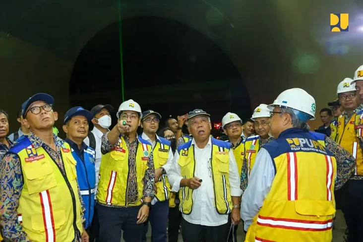 Viral Terowongan Tol...