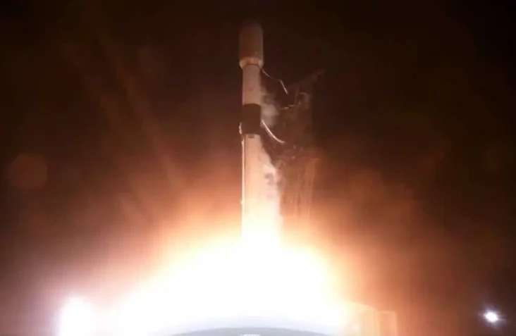 SpaceX Luncurkan Konstelasi...