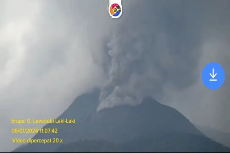 Gunung Lewotobi Laki-laki...