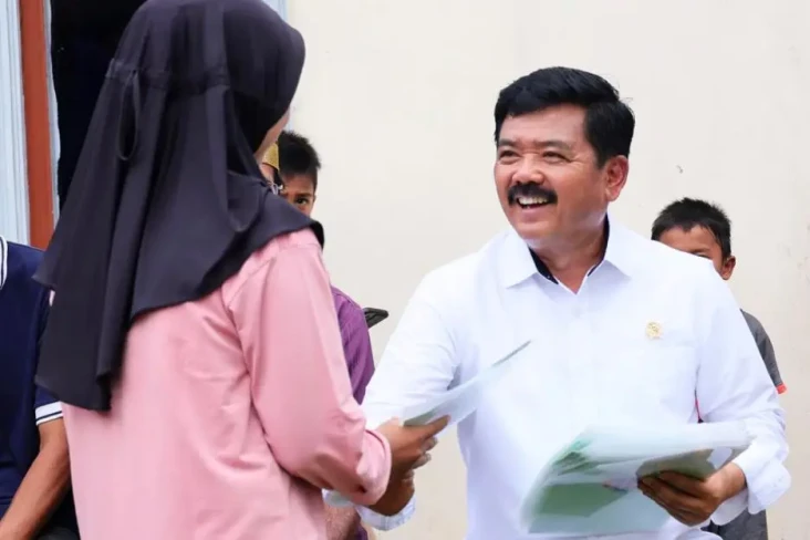 Bagikan Sertifikat Redistribusi...