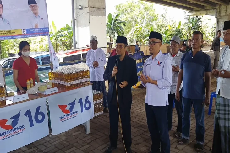 Hibahkan Ambulans Jadi...
