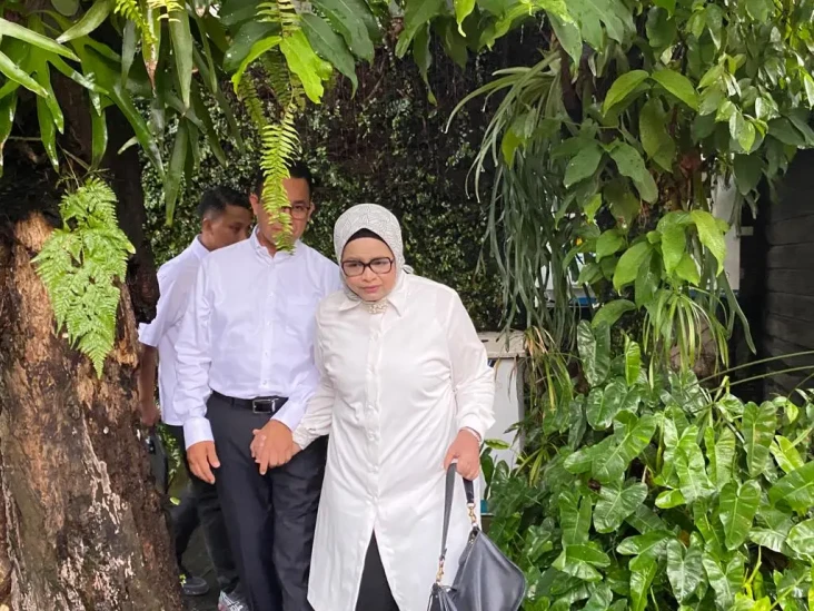 Anies Baswedan Didampingi...