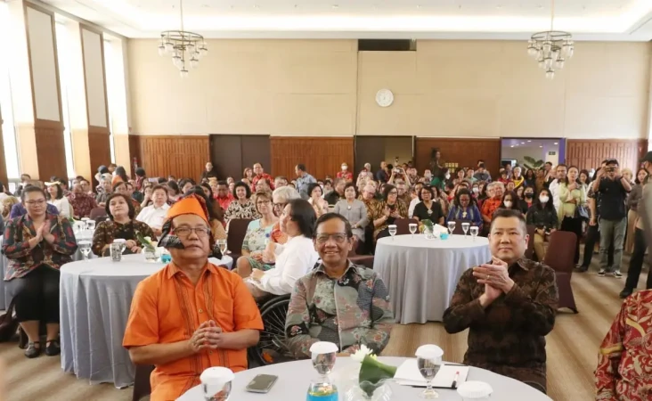 HT Bagikan Momen Dampingi...