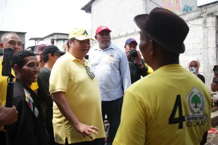 Airlangga Blusukan ke...