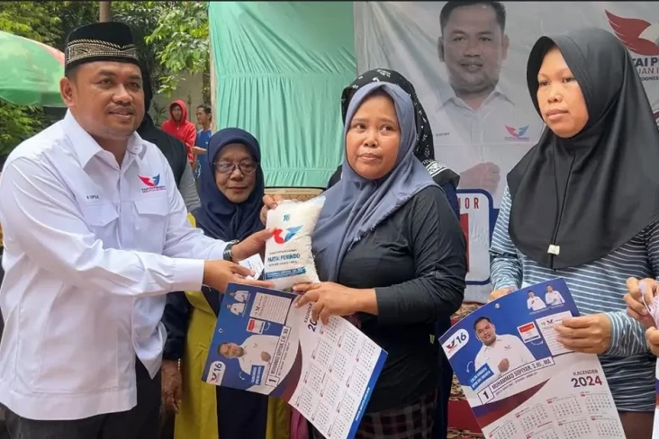 Warga Duren Sawit Rela...