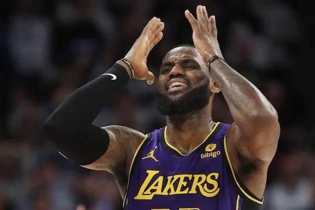 LeBron James Akui LA...