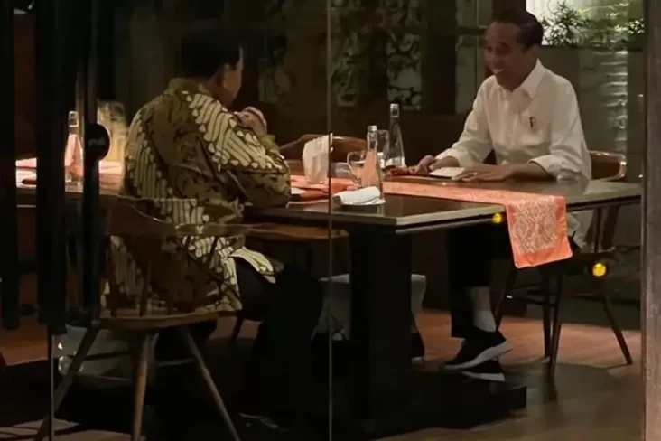Makan Bareng Prabowo,...