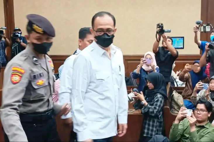 Kasus Gratifikasi dan...