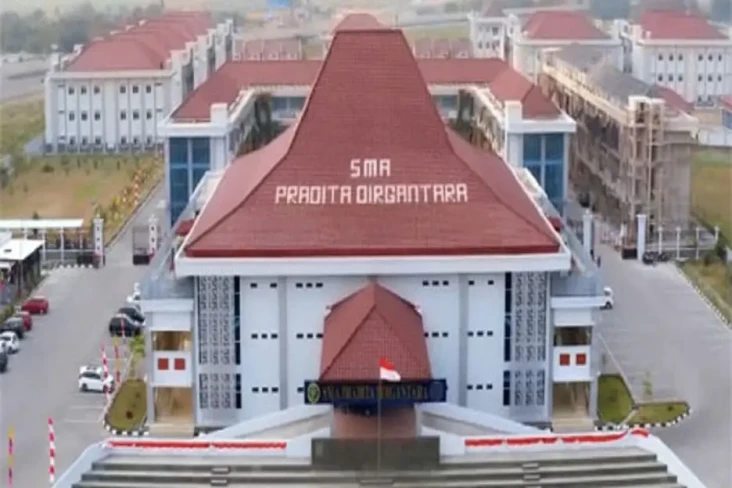 Cari Sekolah Unggulan?...