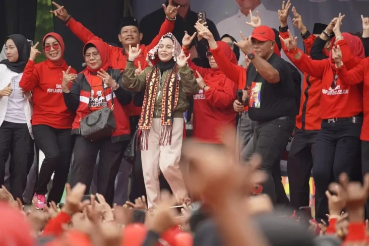 Momen Siti Atikoh Joget...