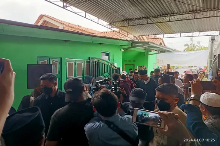 Ganjar Pranowo Hadiri...