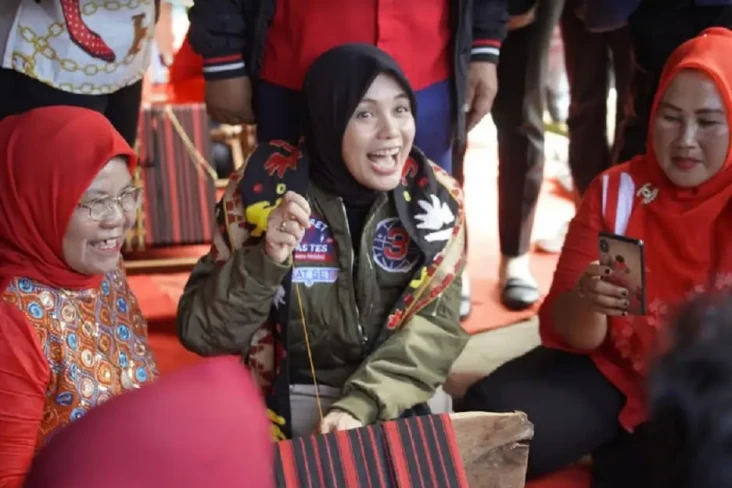 Siti Atikoh Belajar...