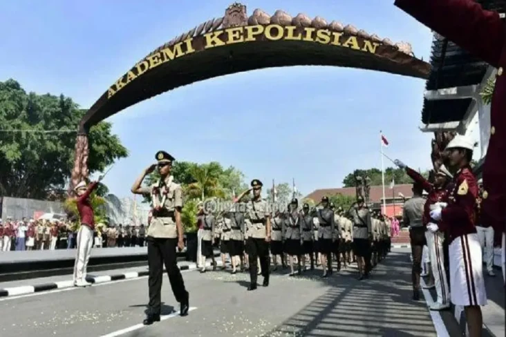 Mau Masuk Polisi? Simak...