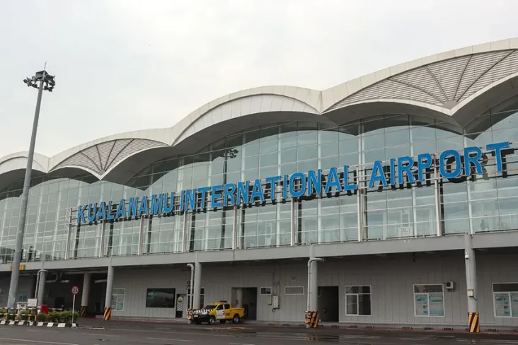 Bandara Kualanamu Layani...