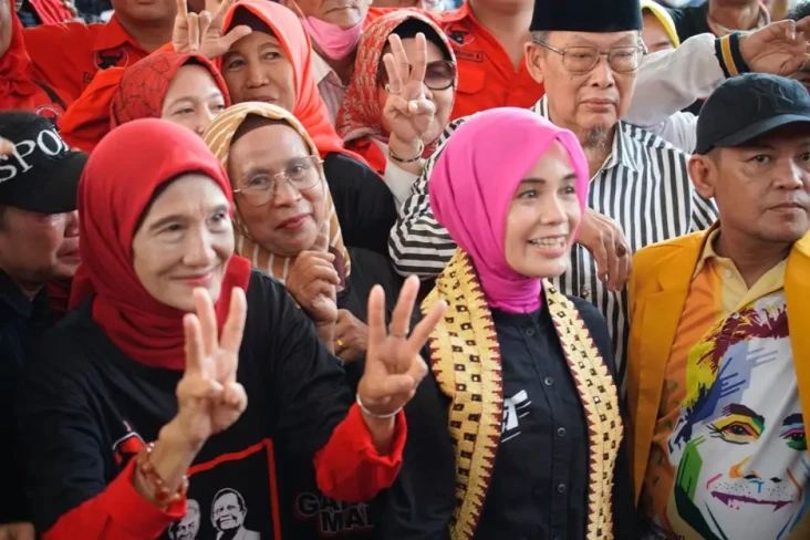 Siti Atikoh Serukan...