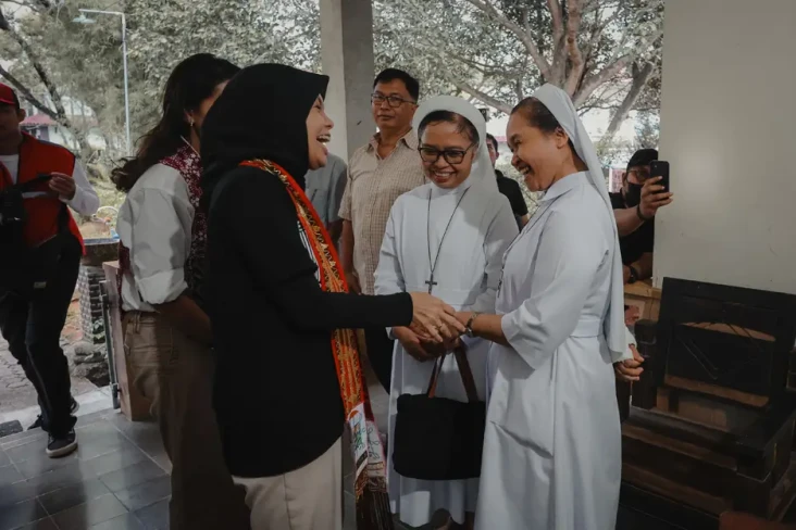 Atikoh Ganjar Kunjungi...
