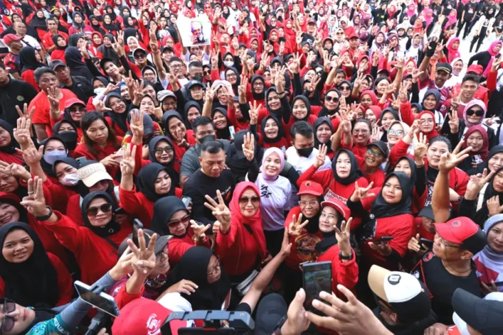 Senam Bareng Warga Lampung,...