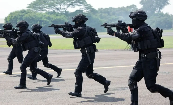 Kekuatan Militer Negara-negara...