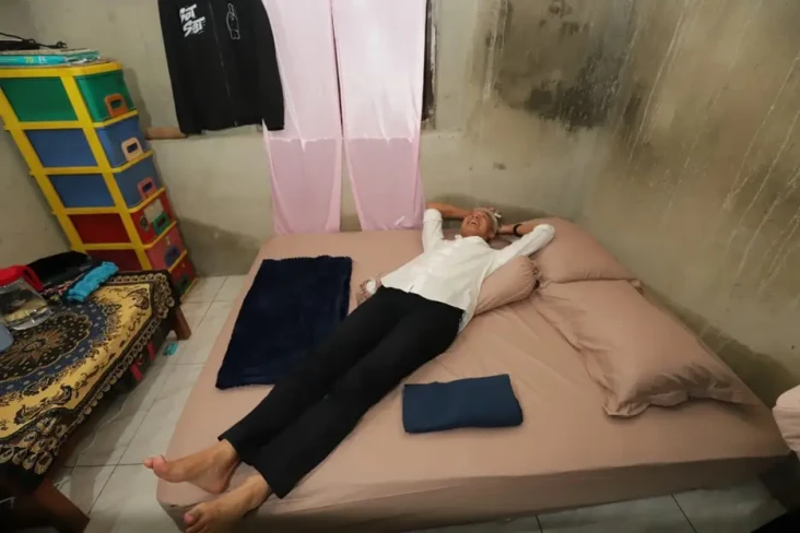 Menginap di Rumah Warga,...
