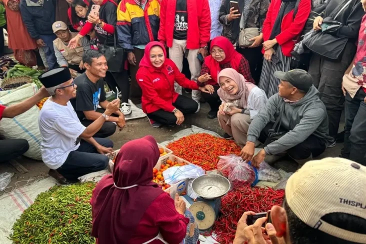 Siti Atikoh Blusukan...