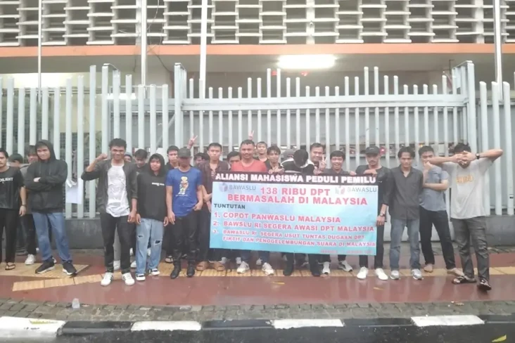 Aliansi Mahasiswa Desak...