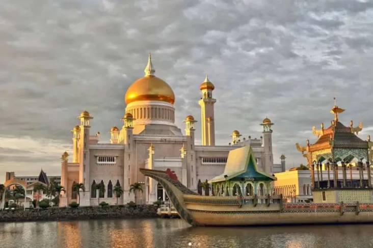 Begini Kemewahan Istana...