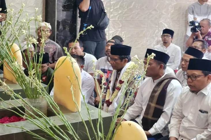 Ziarah ke Makam Syarifah...