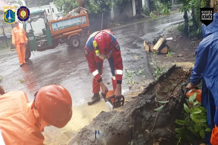 Hujan Deras Disertai...