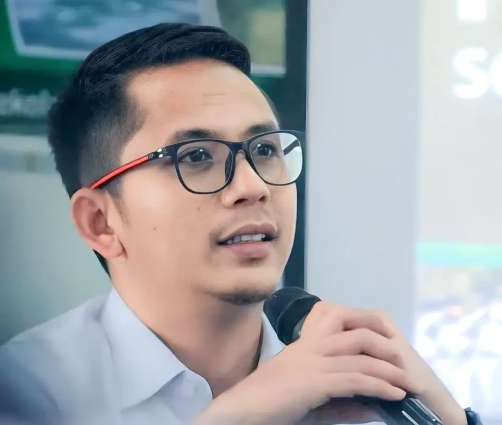 Radityo Egi Pratama...