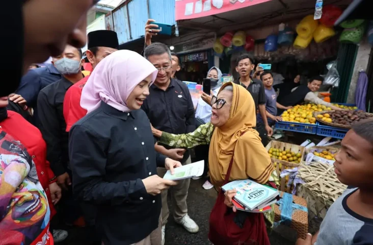 Berkunjung ke Palembang,...