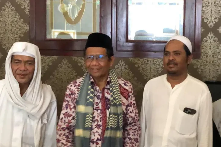 Kunjungi Ponpes Darul...