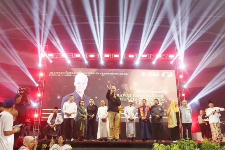 Ganjar Pranowo Dinobatkan...