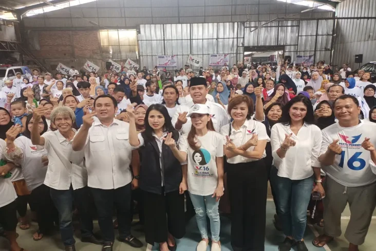 Ribuan Warga Antusias...