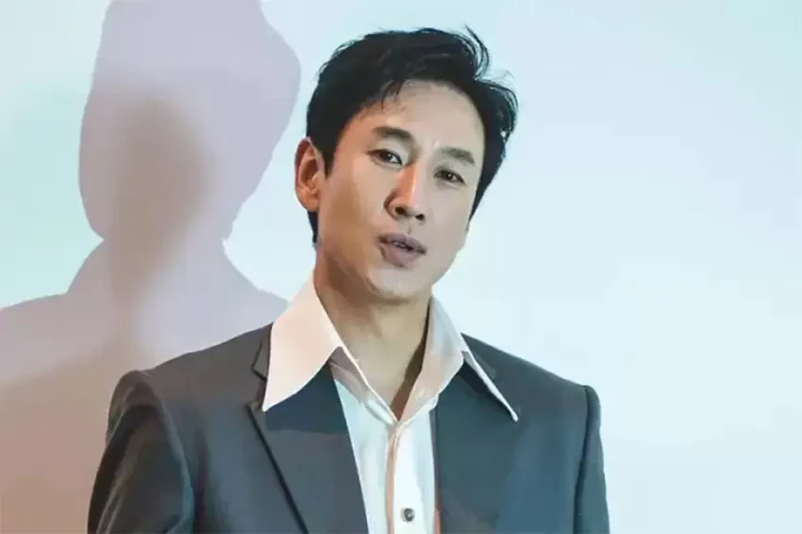 Lee Sun Kyun Raih Special...