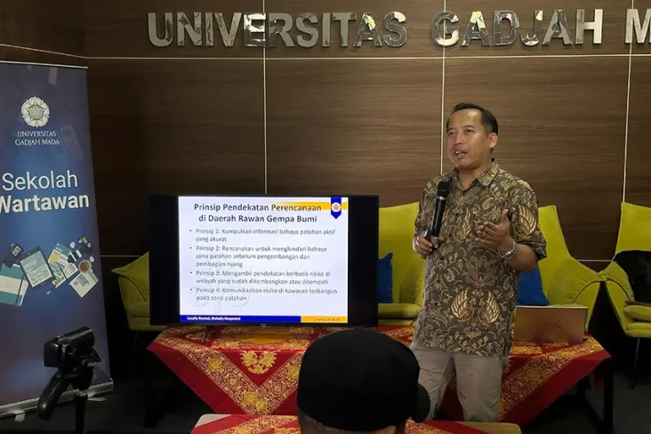 Intensitas Gempa Bumi...