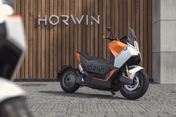 Motor Listrik Horwin...