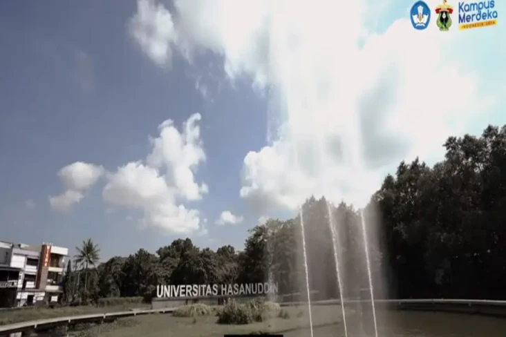 5 Universitas Negeri...